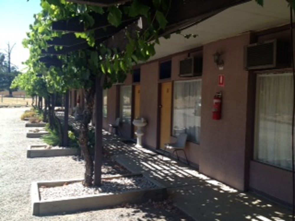 Stawell'S London Motor Inn Экстерьер фото