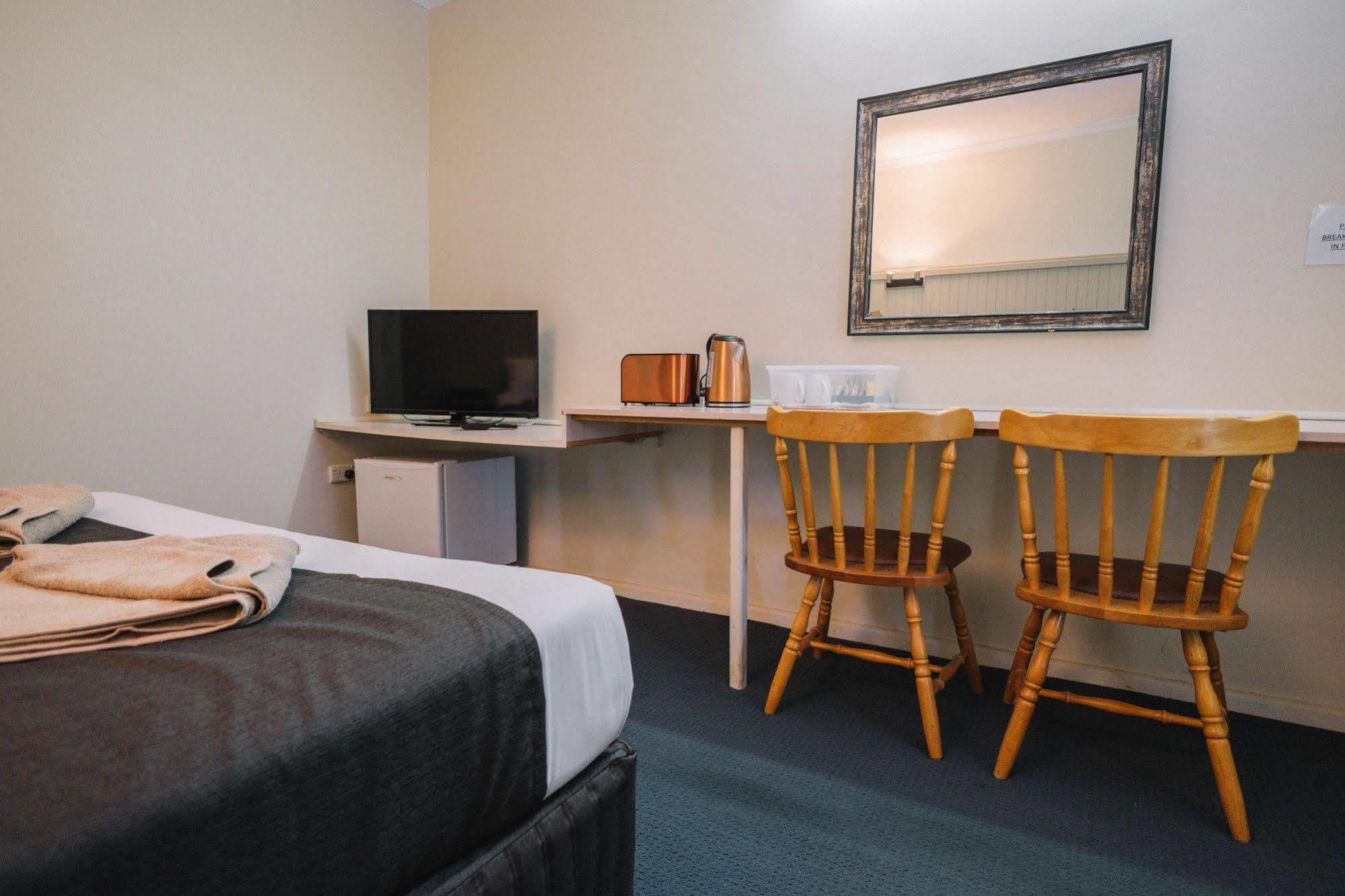 Stawell'S London Motor Inn Экстерьер фото