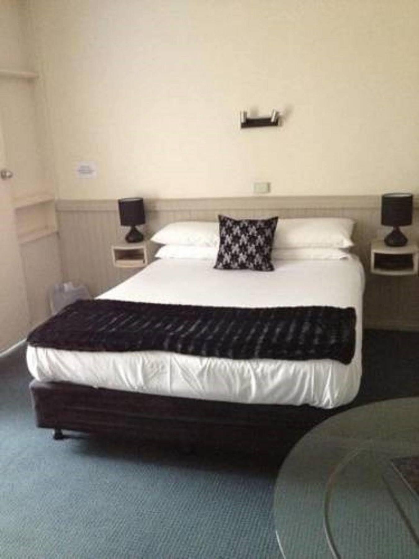 Stawell'S London Motor Inn Экстерьер фото