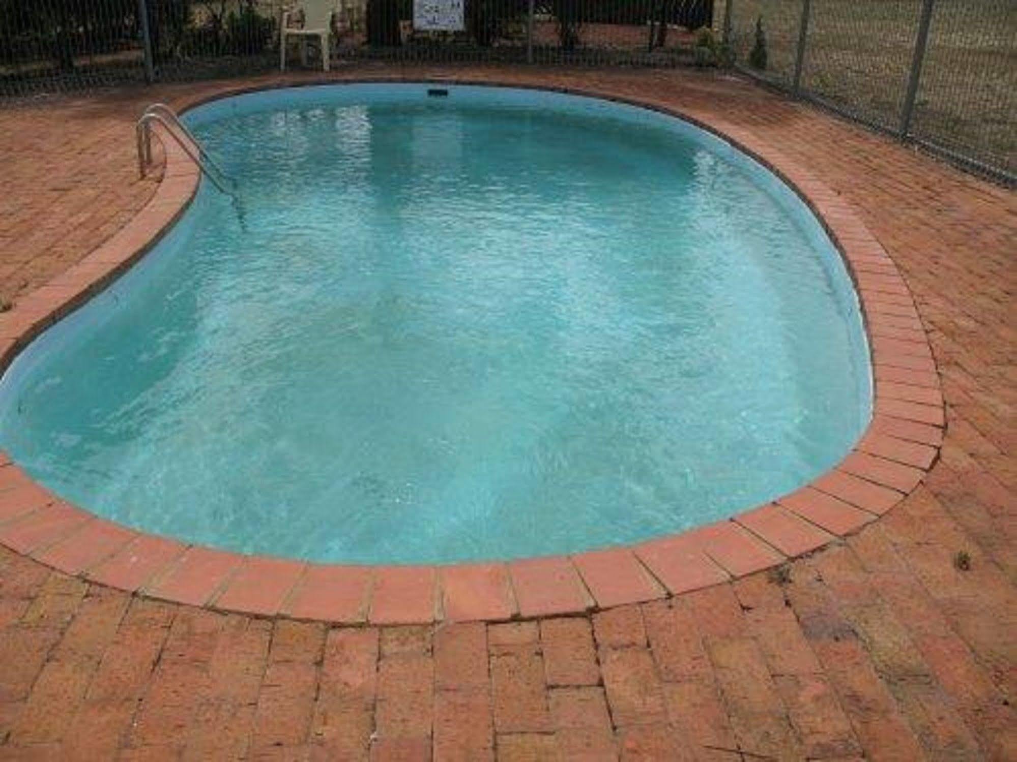 Stawell'S London Motor Inn Экстерьер фото