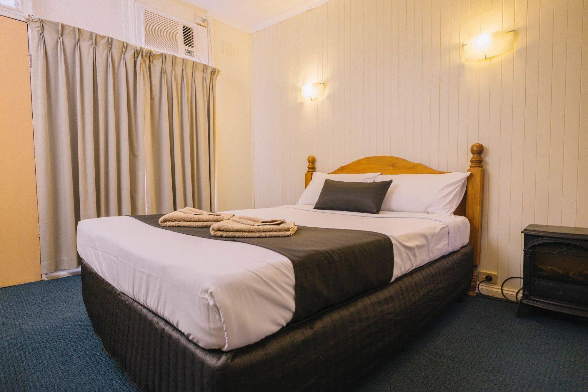 Stawell'S London Motor Inn Экстерьер фото
