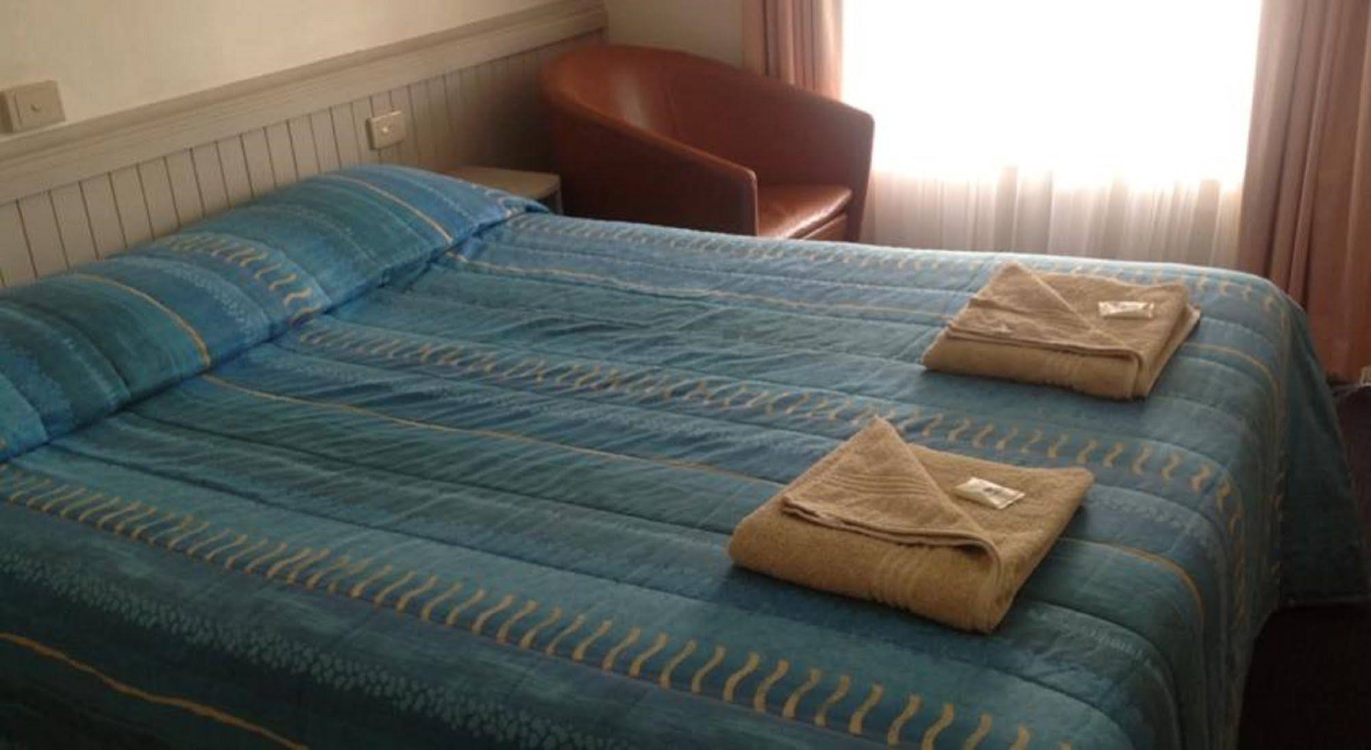 Stawell'S London Motor Inn Экстерьер фото