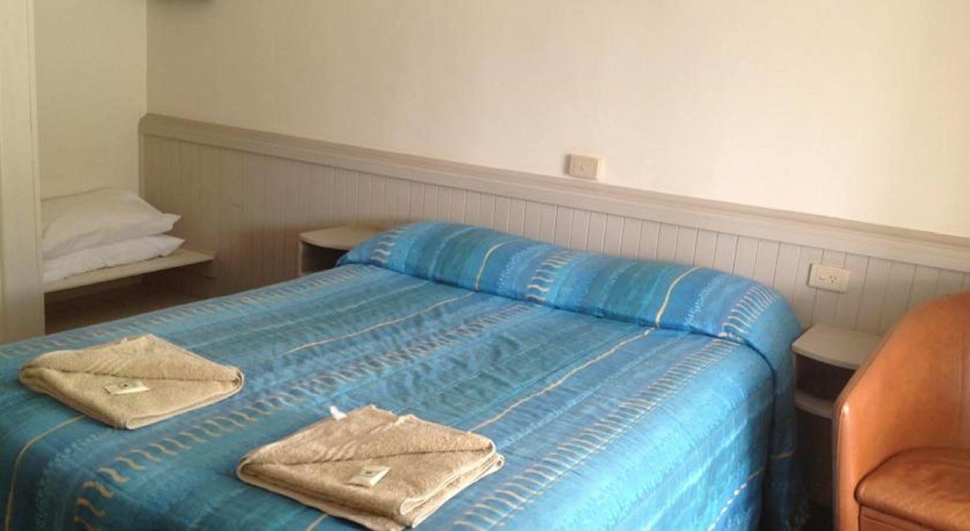 Stawell'S London Motor Inn Экстерьер фото